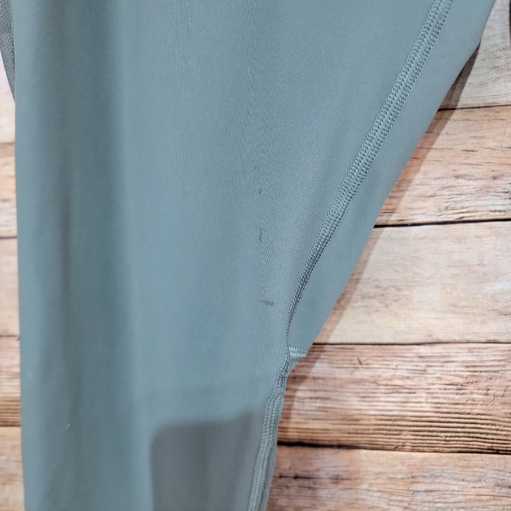 Victoria sport sage green knockout pocket athletic leggings Lg - Picture 5 of 13
